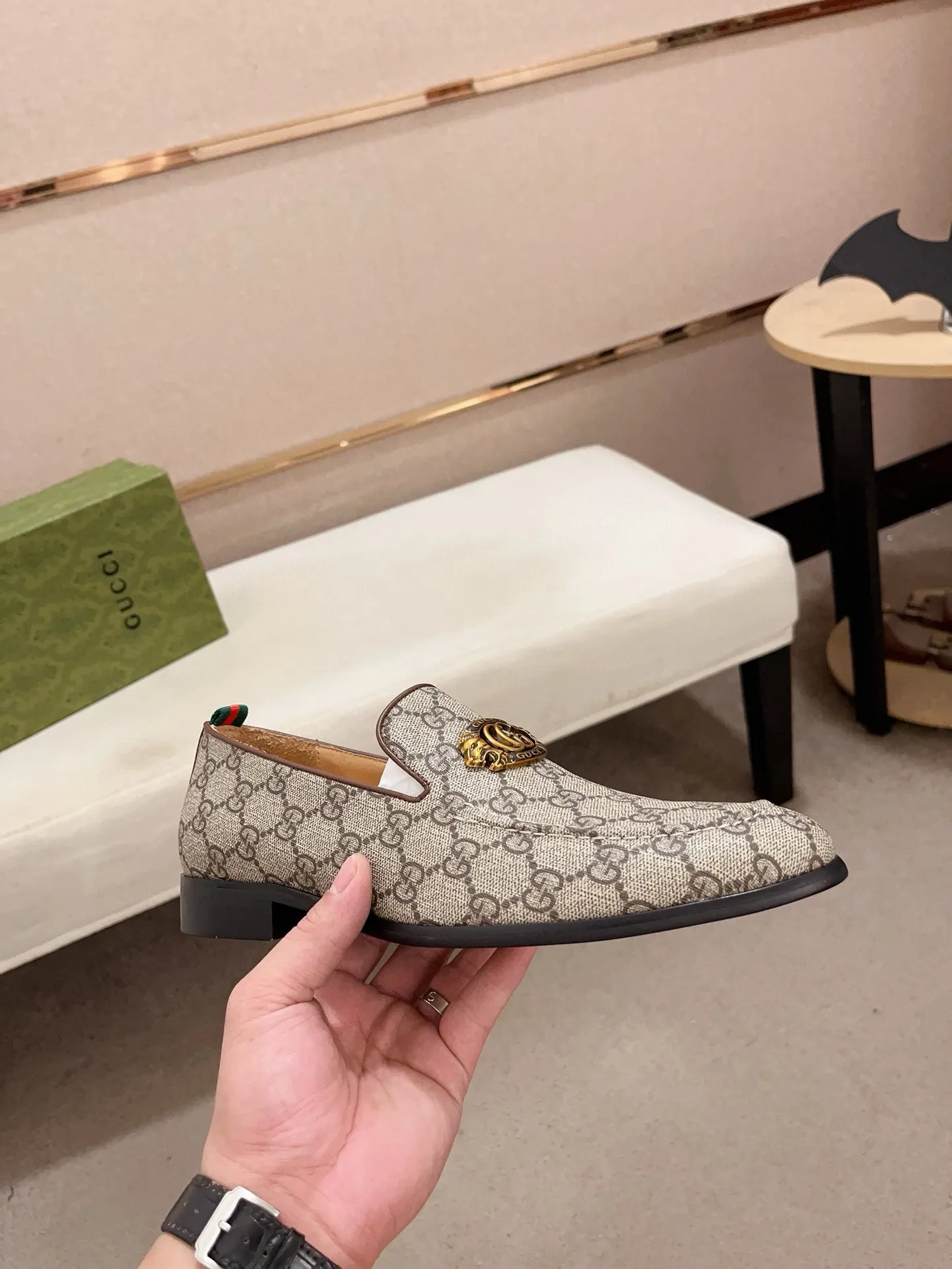 Men's shoes 💰: 520💰 (GUCCI) New product series ss hot new products 💢 💠 Casual suit shoes 👞, top imported materials Upper hardware buckles and shoe side logos, insoles and soles with brand logos 💠 💎 Upper: imported PVC material 100% 💎 Lining: cowhide/100% 💎Feet: cowhide/100% 💎Sole: rubber/100% 💎SIZE: 38 39 40 41 42 43 44 Can be customized 45